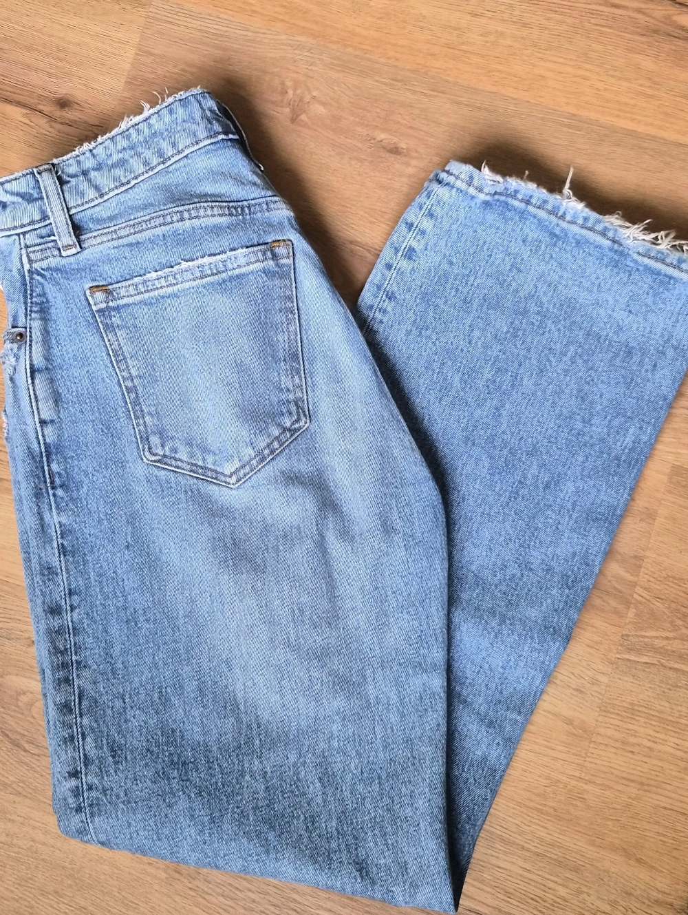 A&F 27S Curve Love High Rise 90's Relaxed Jeans